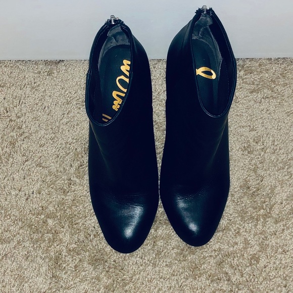 Sam Edelman 4” Black Bootie Heels - Picture 2 of 7